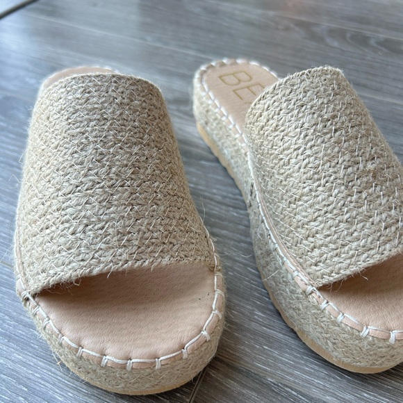 Sandals - Picture 3 of 3